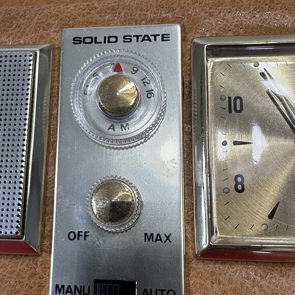 Vintage Portable Traveling Radio Transistor Alarm Clock with Cognac Leather Case - Picture 10 of 16